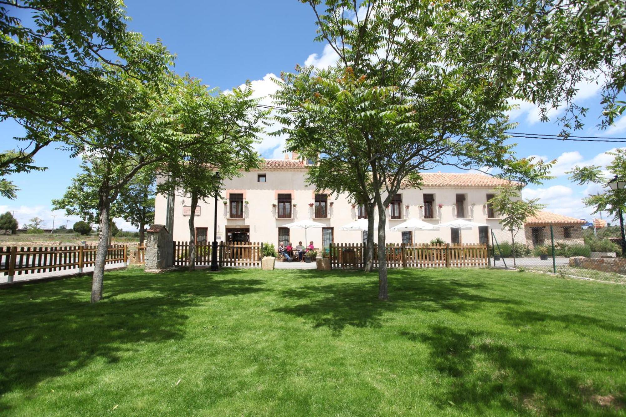 Hotel La Fonda De La Estación La Puebla De Valverde Exterior foto